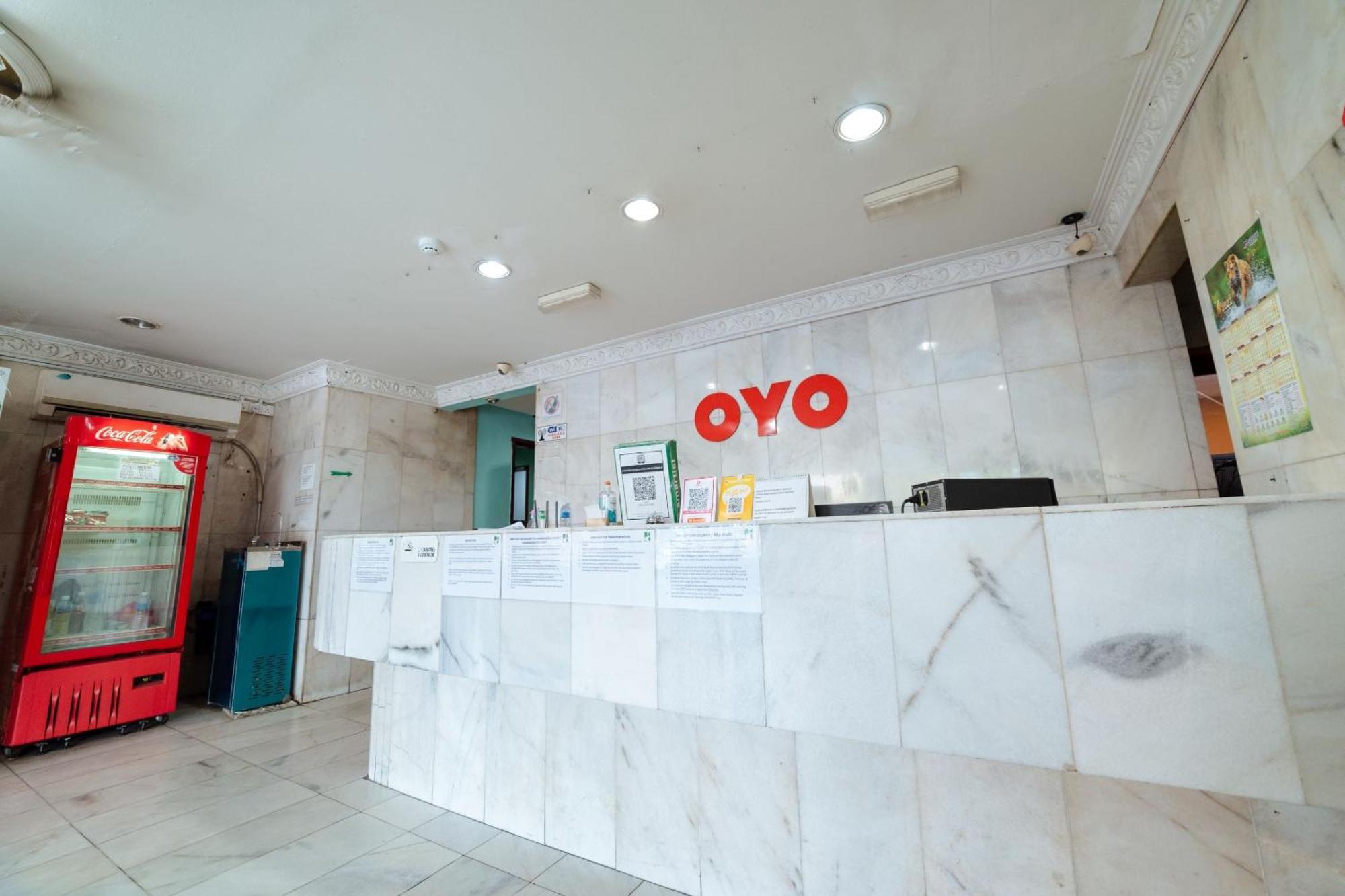 Oyo 90208 Milion Inn Miri Bagian luar foto