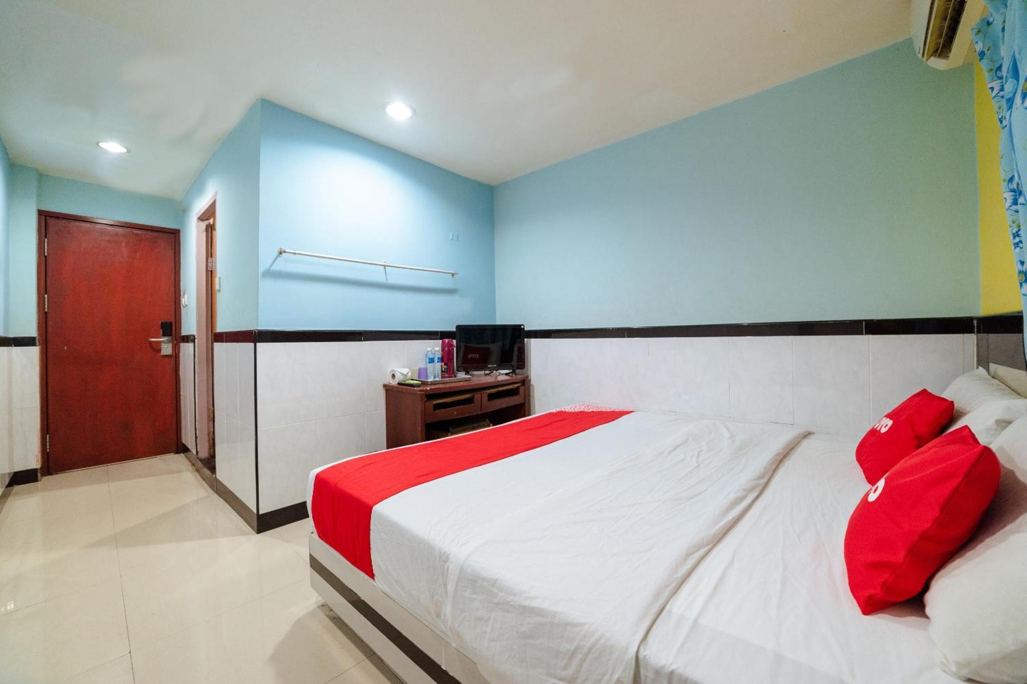 Oyo 90208 Milion Inn Miri Bagian luar foto