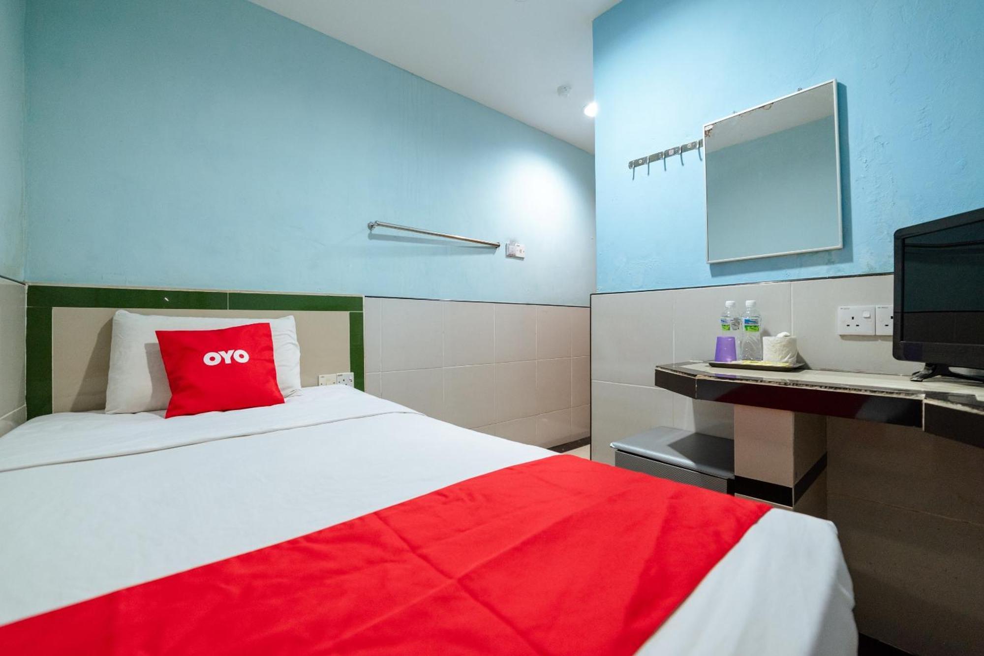 Oyo 90208 Milion Inn Miri Bagian luar foto