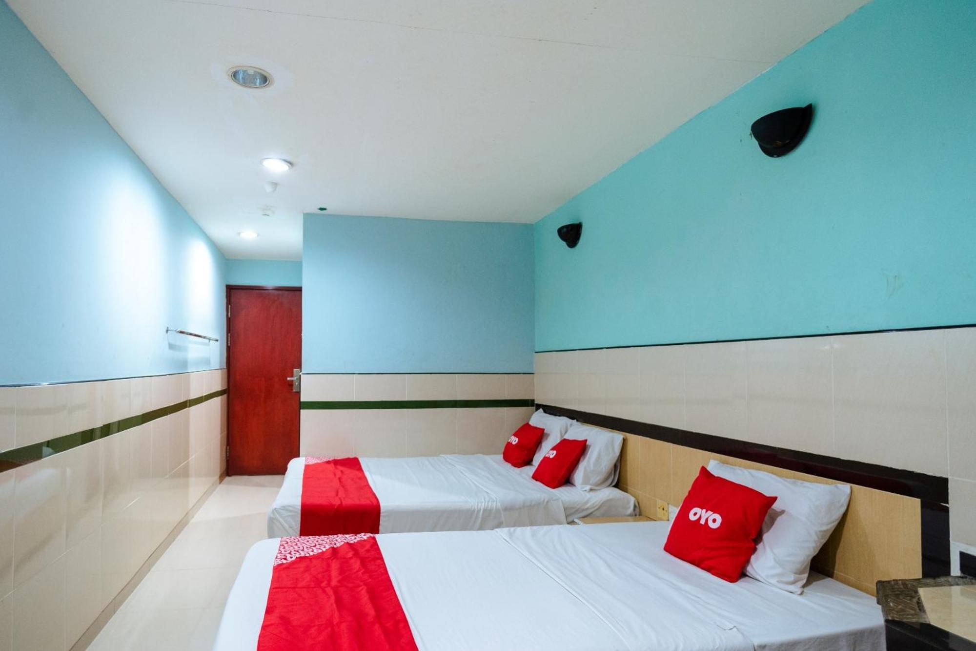 Oyo 90208 Milion Inn Miri Bagian luar foto